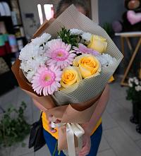 Букет цветов из:  Герберы, Розы и Хризантемы в Семенково