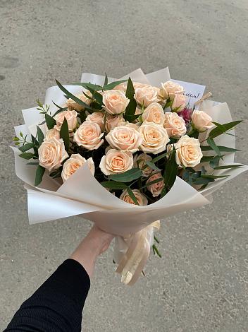 Букет Кремовые розы Латте в Семенково
