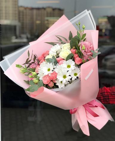 Букет цветов из: Розы, Лизиантусы и Хризантемы в Семенково